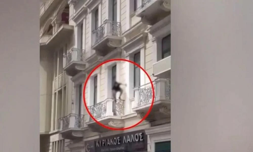 Ομόνοια: Επεισοδιακή καταδίωξη! Κλέφτης... αίλουρος πηδούσε από ταράτσα σε ταράτσα για να αποφύγει τη σύλληψη (βίντεο)